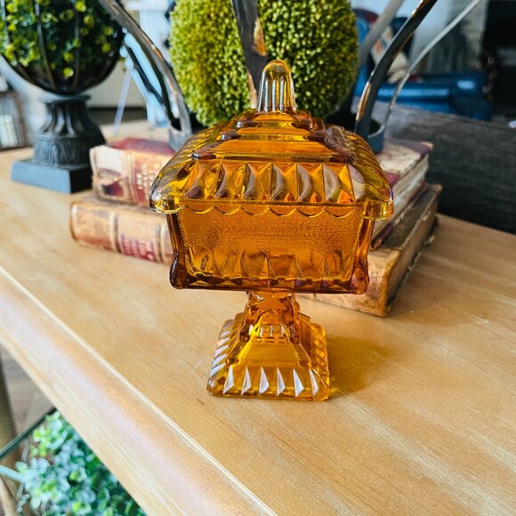 Vintage Other - Amber wedding cake dish